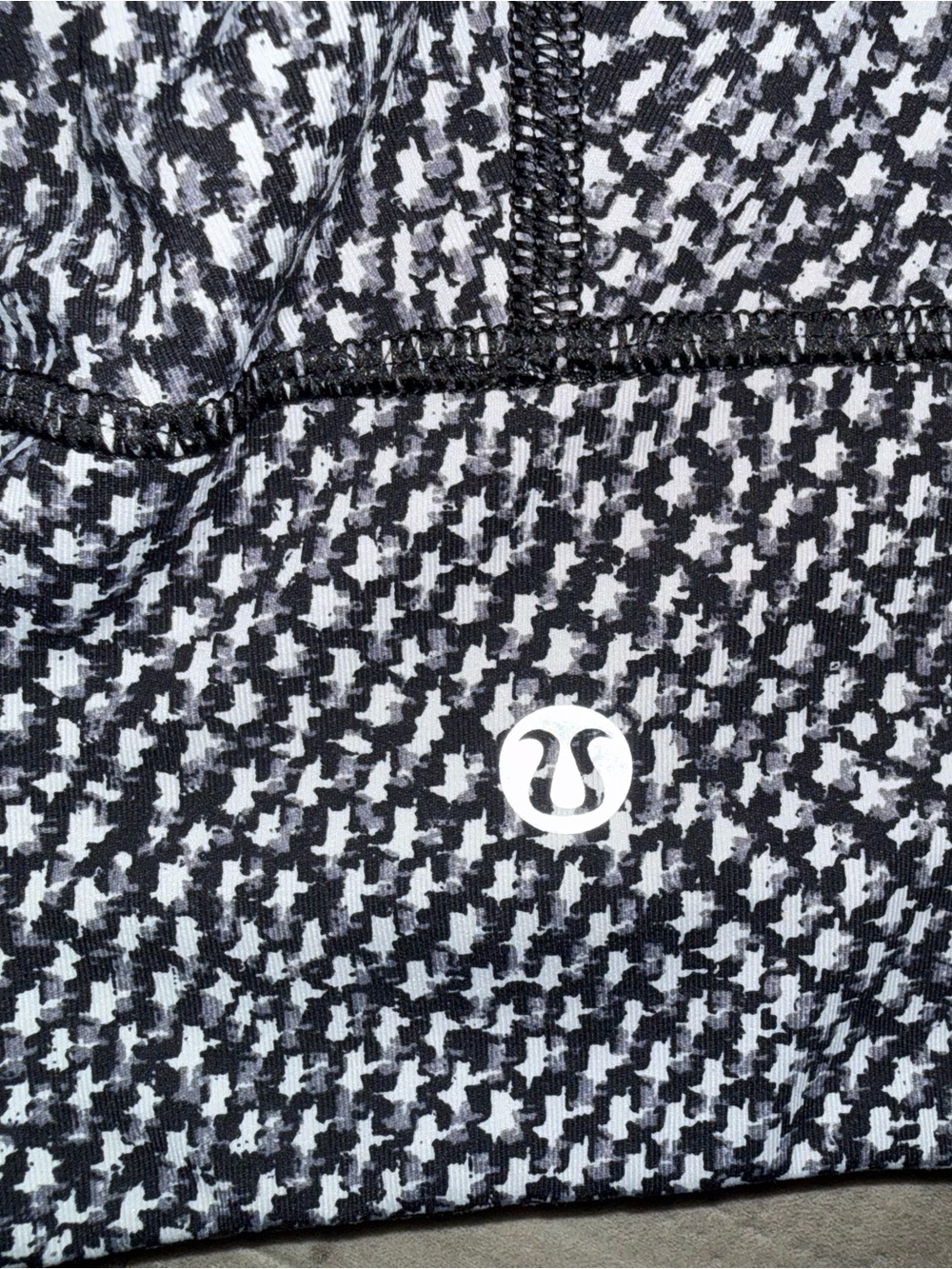 lululemon athletica Black and White Textured Pattern Leggings - Picture 3 of 4